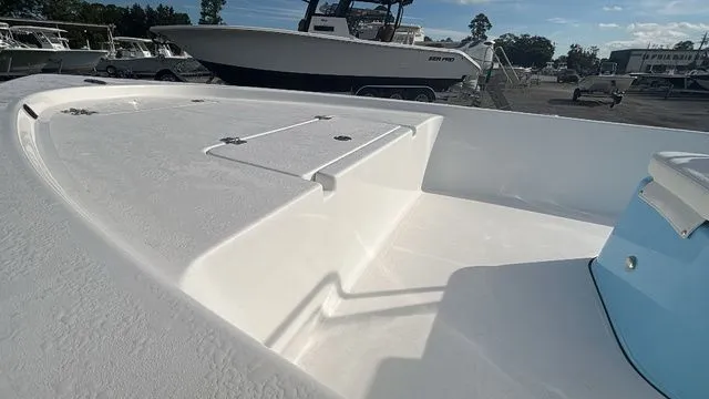 Slide: The Image of Sea Pro 172 Bay 2026 - 10