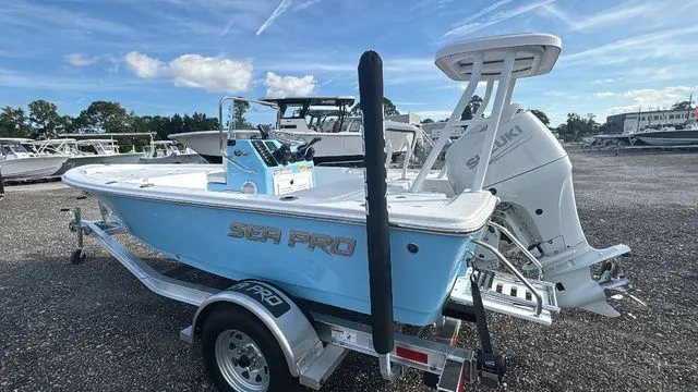 Slide: The Image of Sea Pro 172 Bay 2026 - 6