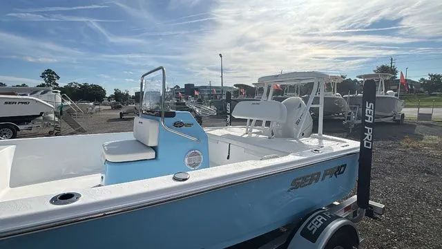 Slide: The Image of Sea Pro 172 Bay 2026 - 8