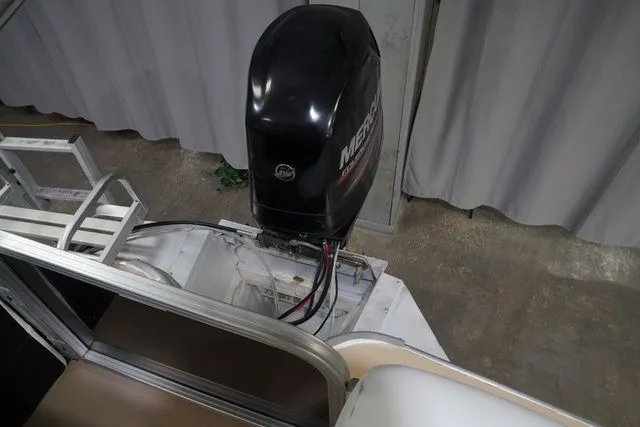 Slide: The Image of Lowe X Series X210 2013 - 19