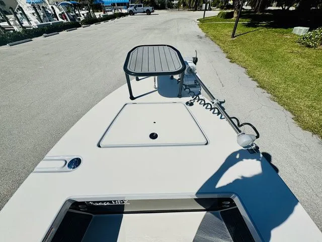 Slide: The Image of Maverick HPX-V17 2022 - 13