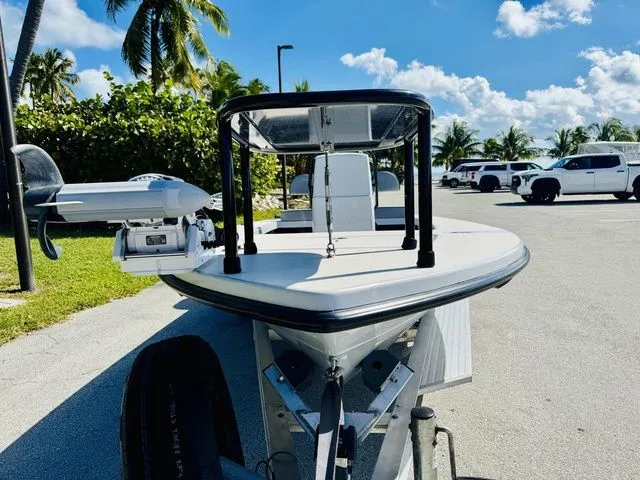 Slide: The Image of Maverick HPX-V17 2022 - 21