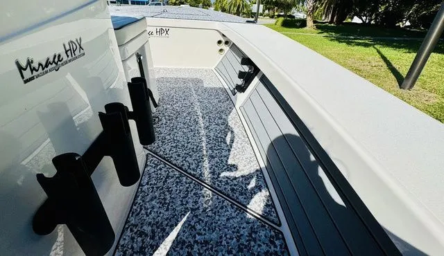 Slide: The Image of Maverick 18 HPX-V 2022 - 11