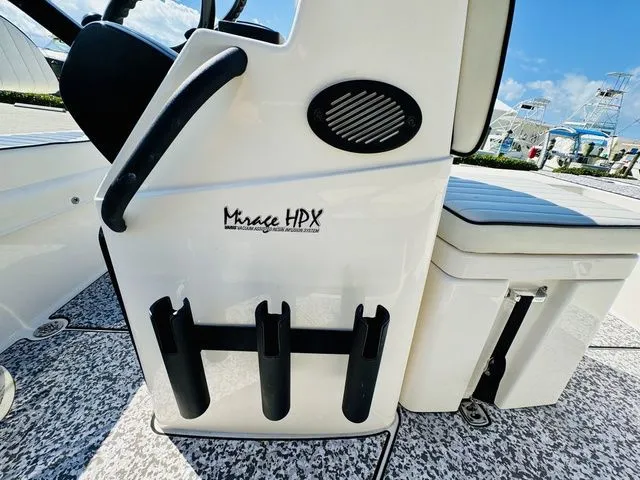 Slide: The Image of Maverick 18 HPX-V 2022 - 12