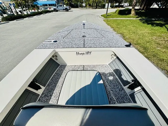 Slide: The Image of Maverick 18 HPX-V 2022 - 13