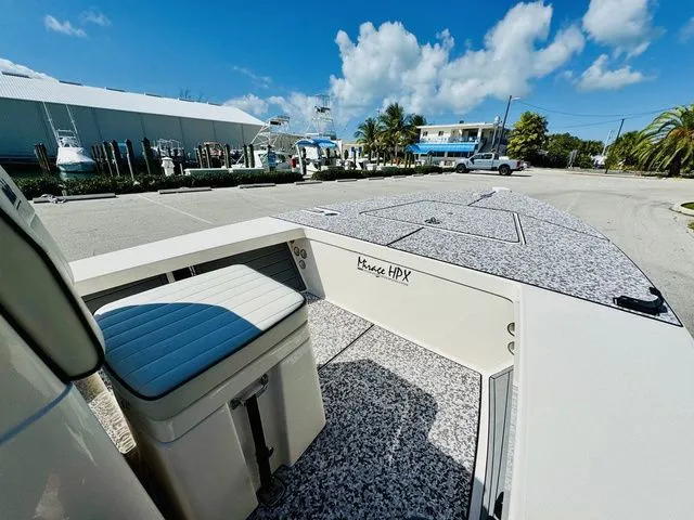 Slide: The Image of Maverick 18 HPX-V 2022 - 14