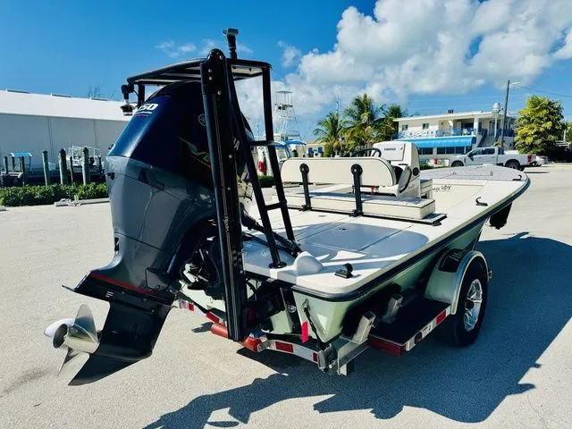 Slide: The Image of Maverick 18 HPX-V 2022 - 18