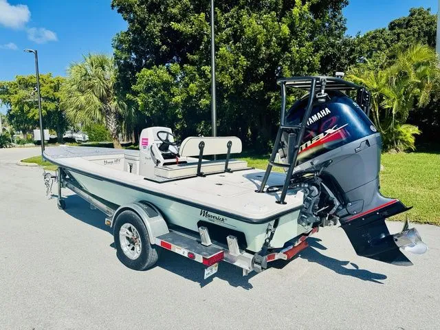 Slide: The Image of Maverick 18 HPX-V 2022 - 3