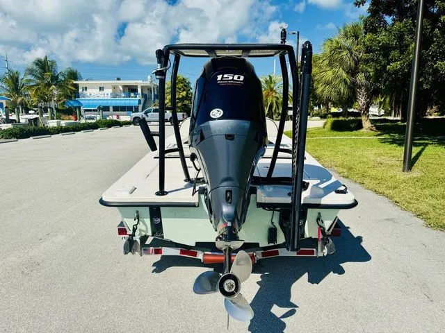 Slide: The Image of Maverick 18 HPX-V 2022 - 4