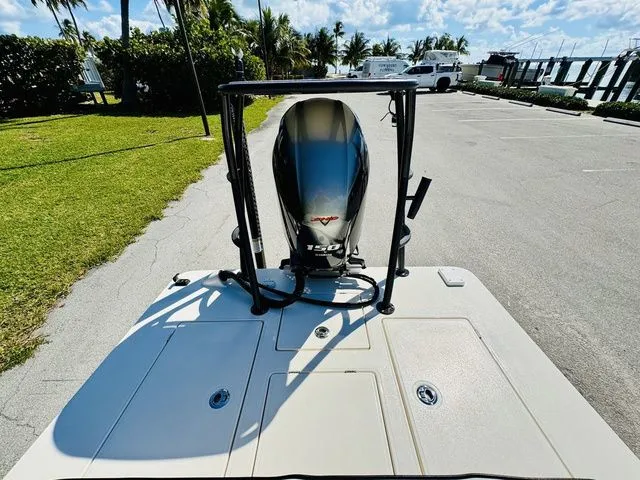 Slide: The Image of Maverick 18 HPX-V 2022 - 5