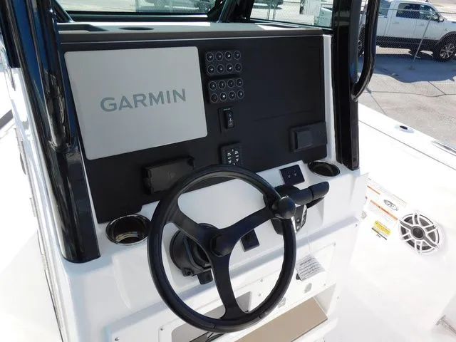 Slide: The Image of Stingray 253 CC 2026 - 13