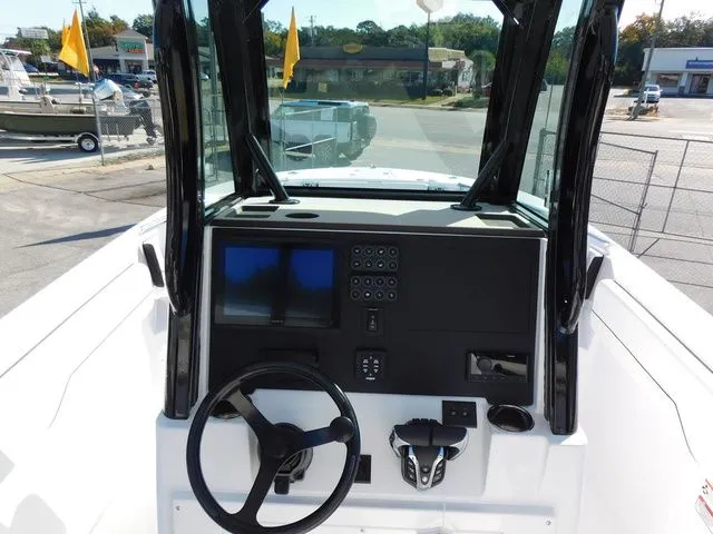 Slide: The Image of Stingray 253 CC 2026 - 17