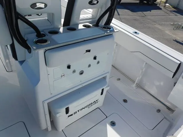 Slide: The Image of Stingray 253 CC 2026 - 21