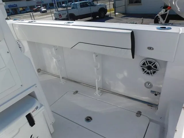 Slide: The Image of Stingray 253 CC 2026 - 34