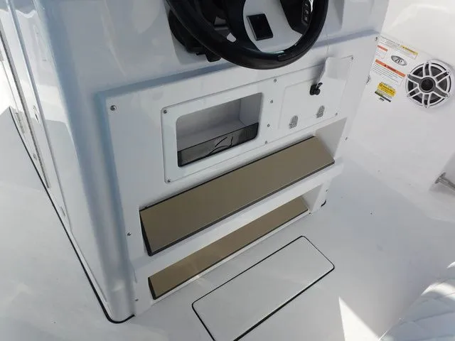 Slide: The Image of Stingray 253 CC 2026 - 40