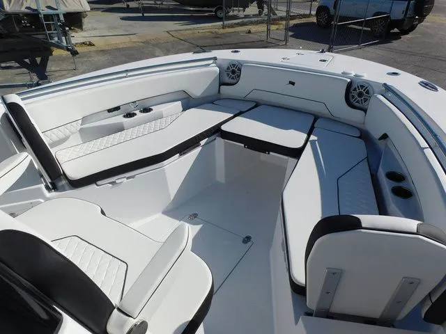 Slide: The Image of Stingray 253 CC 2026 - 7