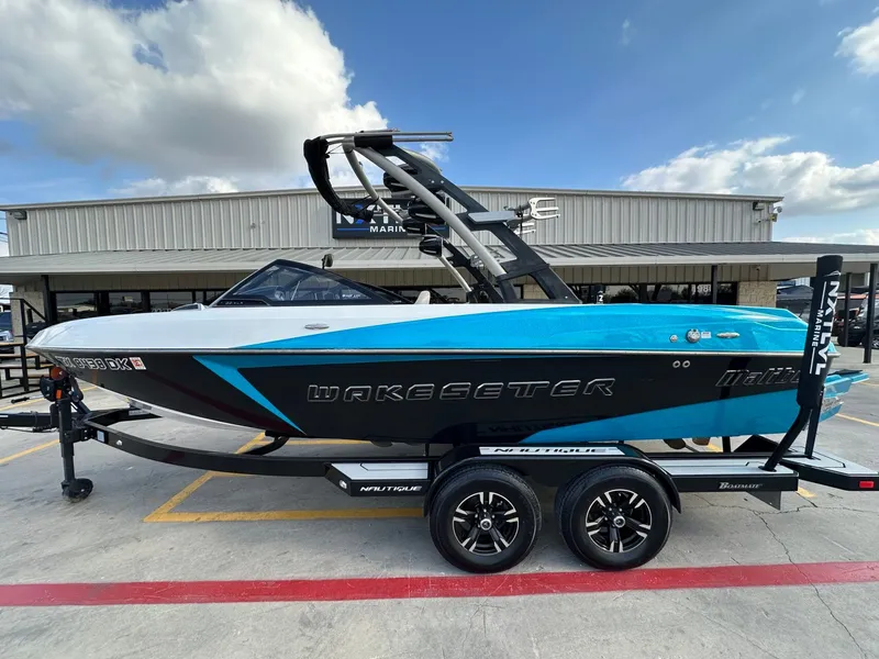 The Image of Malibu 22VLX 2016 - 1