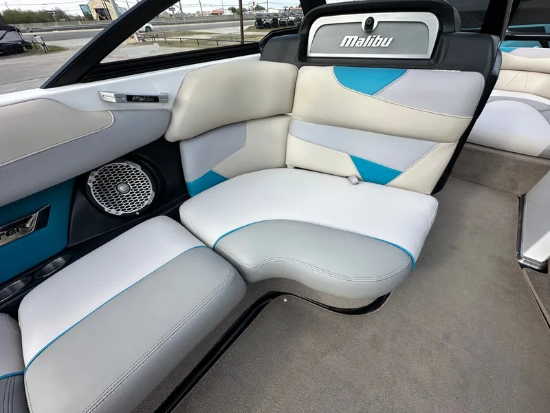 Slide: The Image of Malibu 22VLX 2016 - 14