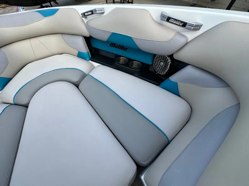 Slide: The Image of Malibu 22VLX 2016 - 20