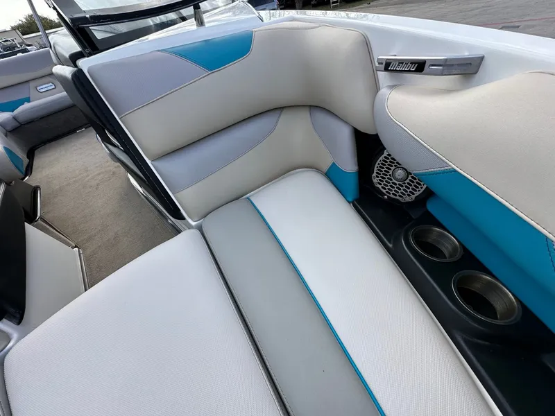 Slide: The Image of Malibu 22VLX 2016 - 23