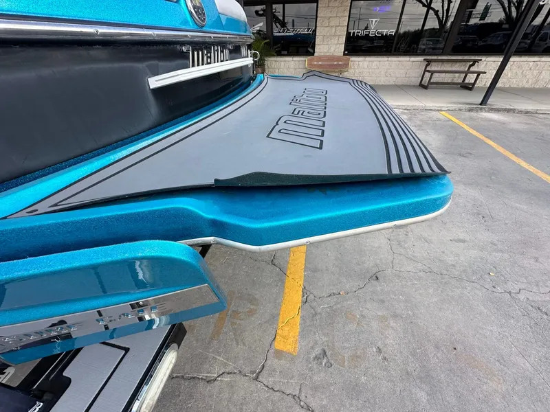 Slide: The Image of Malibu 22VLX 2016 - 28