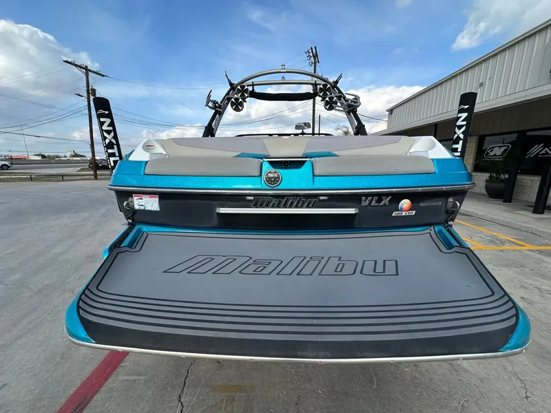 Slide: The Image of Malibu 22VLX 2016 - 3