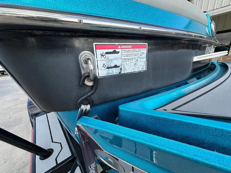 Slide: The Image of Malibu 22VLX 2016 - 30