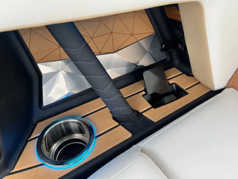 Slide: The Image of Nautique G25 2026 - 23