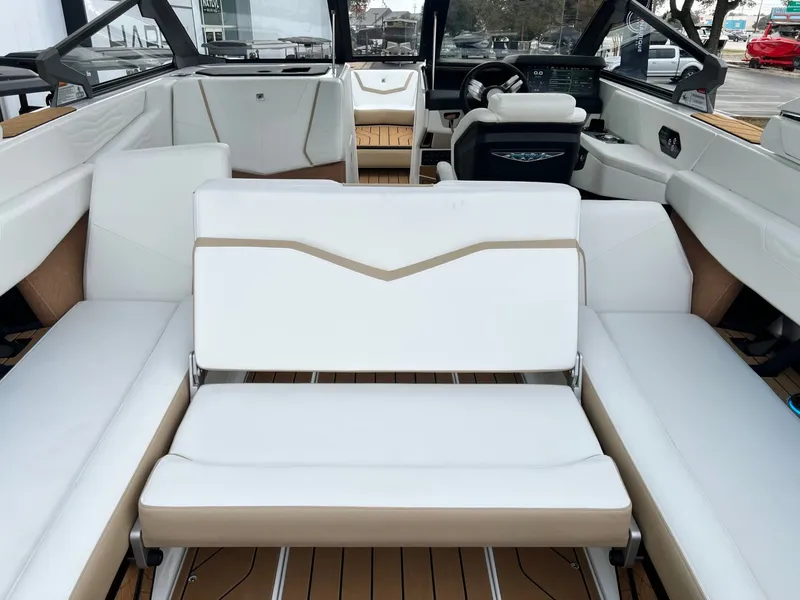 Slide: The Image of Nautique G25 2026 - 25