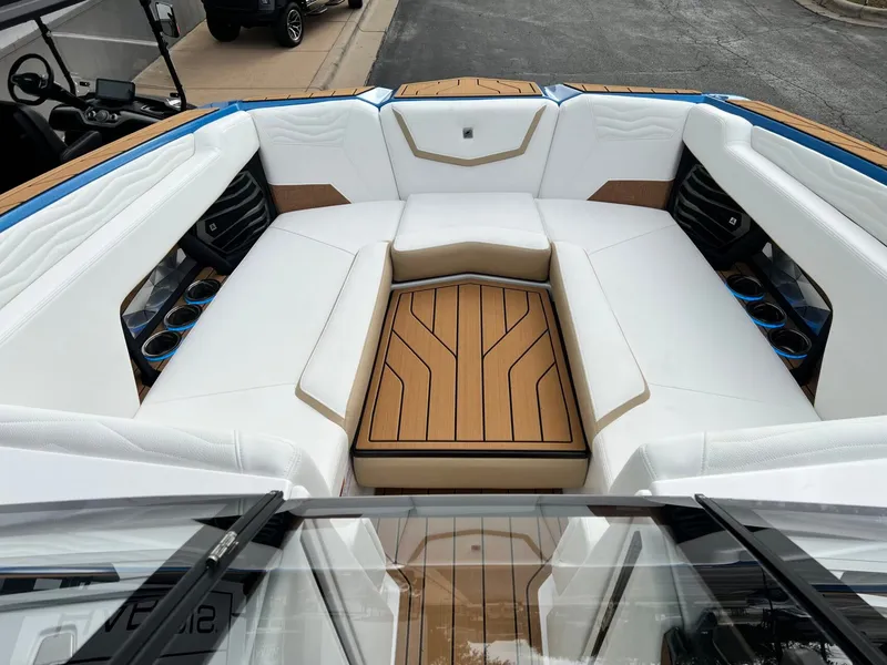 Slide: The Image of Nautique G25 2026 - 47