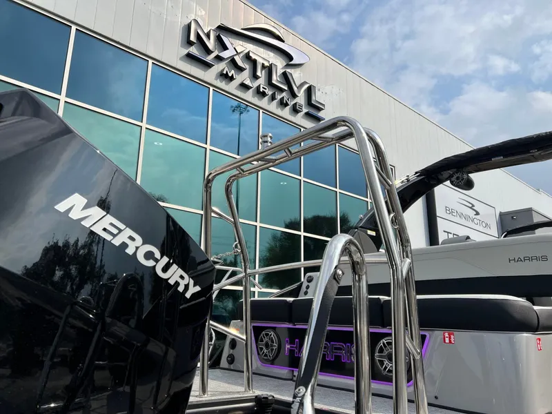 Slide: The Image of Harris Grand Mariner 230 2026 - 15