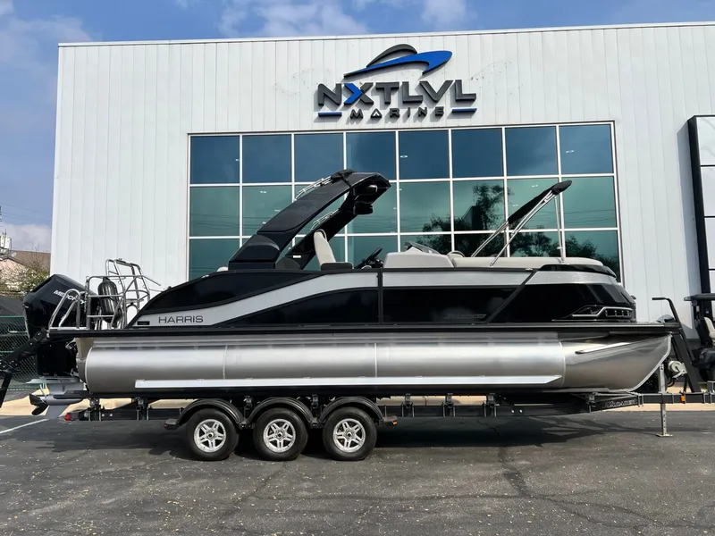 Slide: The Image of Harris Grand Mariner 230 2026 - 2