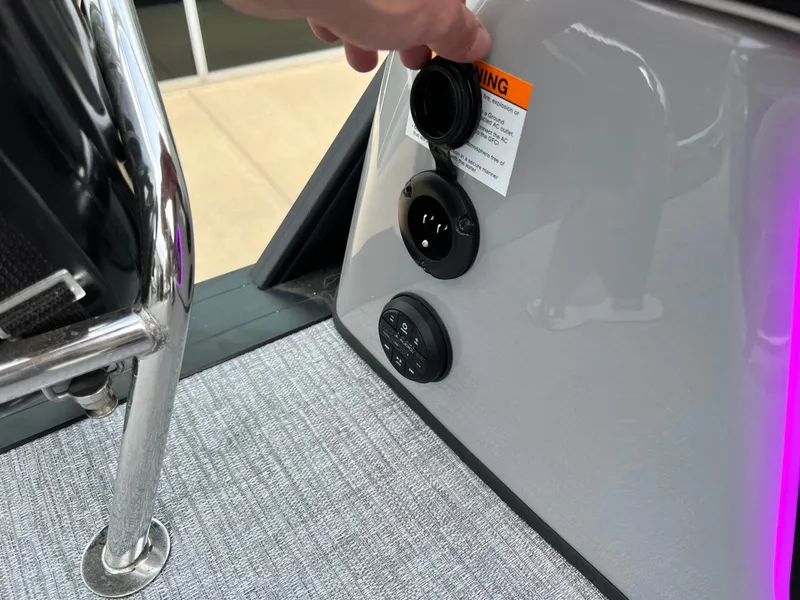 Slide: The Image of Harris Grand Mariner 230 2026 - 39