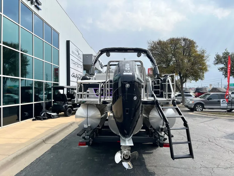 Slide: The Image of Harris Grand Mariner 230 2026 - 4