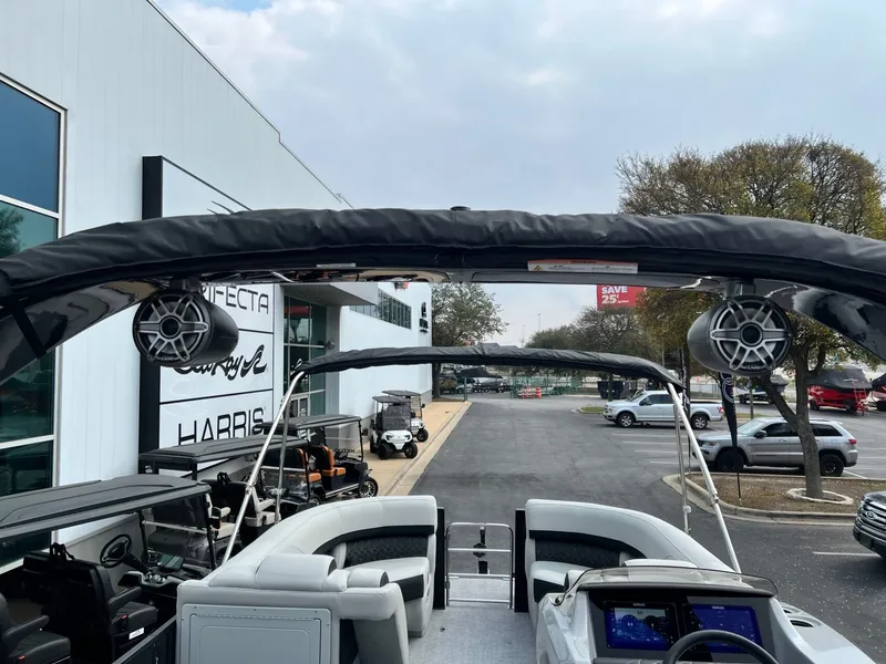 Slide: The Image of Harris Grand Mariner 230 2026 - 41