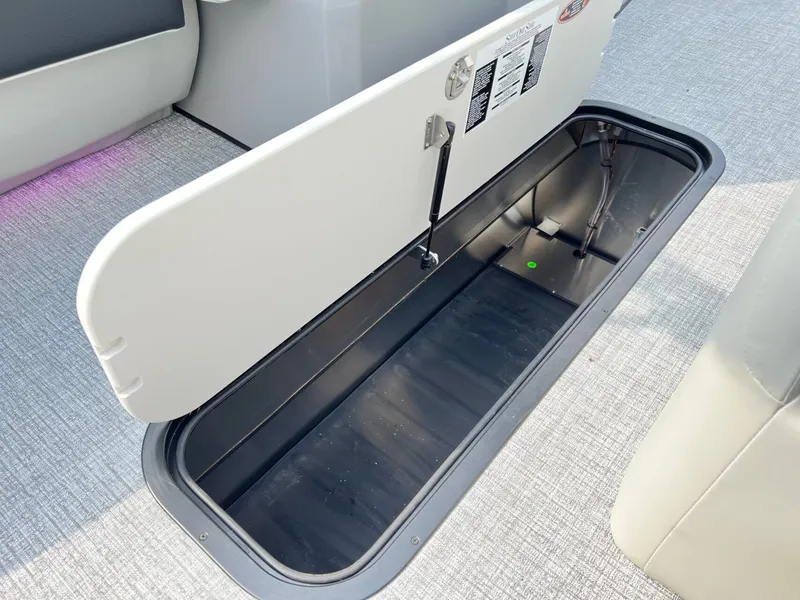 Slide: The Image of Harris Grand Mariner 230 2026 - 42