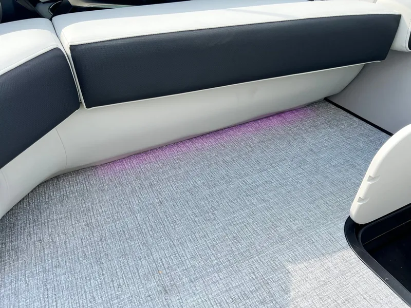 Slide: The Image of Harris Grand Mariner 230 2026 - 43