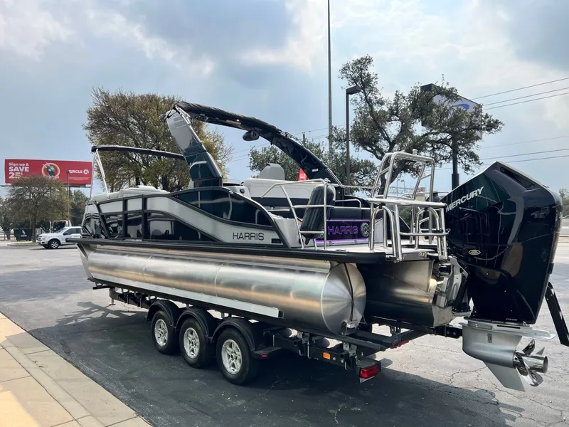 Slide: The Image of Harris Grand Mariner 230 2026 - 5