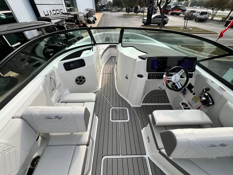 Slide: The Image of Sea Ray 2026 - 15