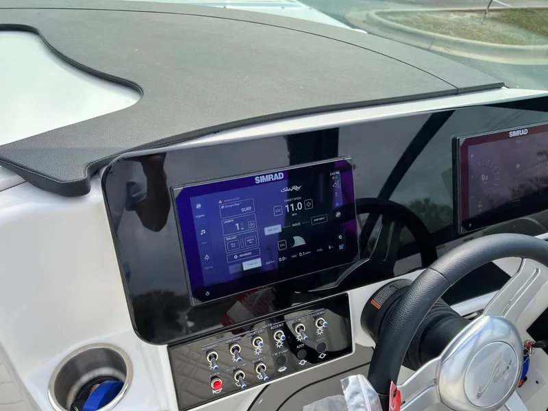 Slide: The Image of Sea Ray 2026 - 17