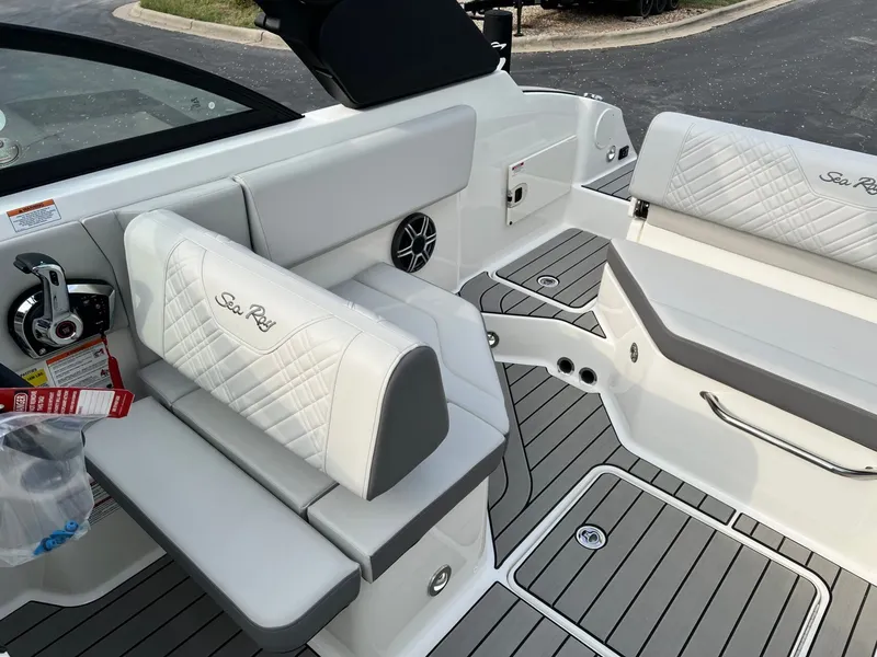 Slide: The Image of Sea Ray 2026 - 23