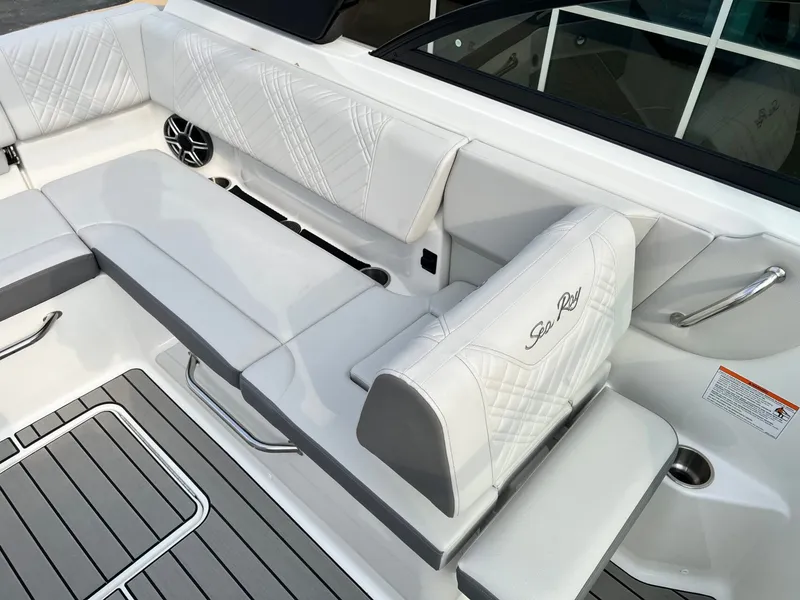 Slide: The Image of Sea Ray 2026 - 24