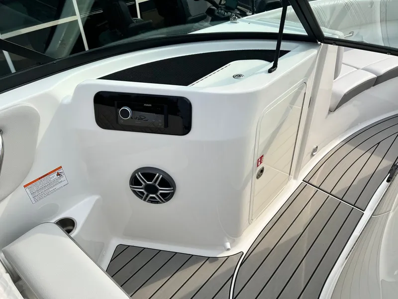 Slide: The Image of Sea Ray 2026 - 29