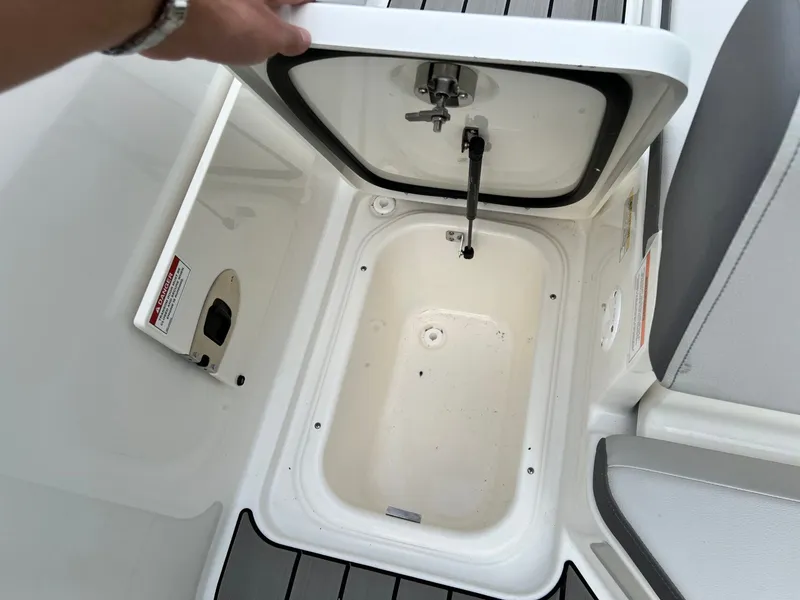 Slide: The Image of Sea Ray 2026 - 36