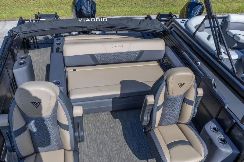 Slide: The Image of 2026 Viaggio Lago Z-S boat interior with luxurious seating and modern design. - 5
