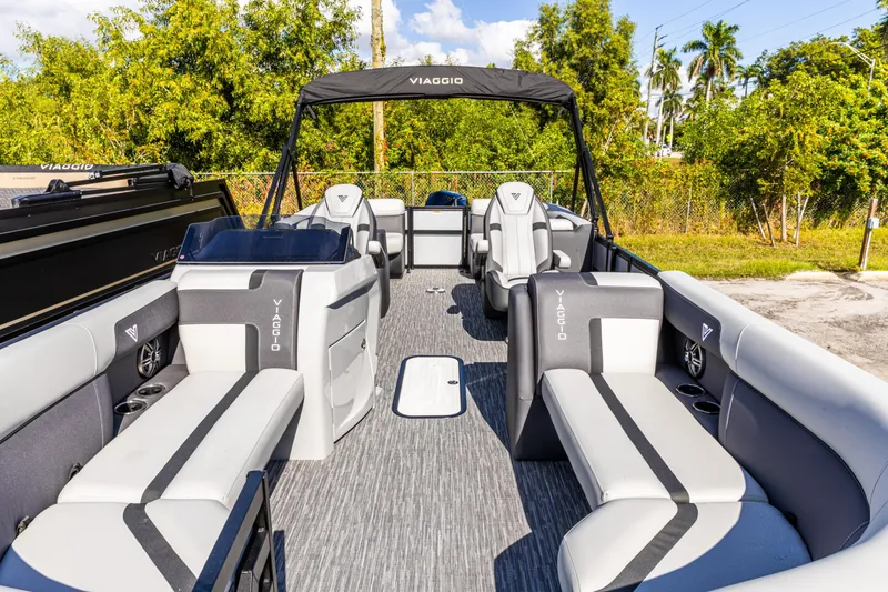 Slide: The Image of 2026 Viaggio Lago X-U pontoon boat with sleek seating and modern design. - 4