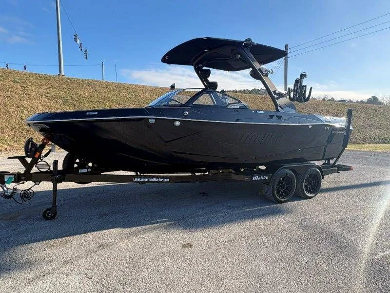 Slide: The Image of Malibu Wakesetter 23 LSV 2026 - 17
