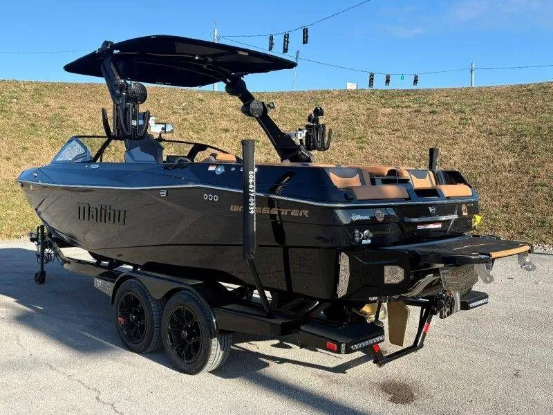 Slide: The Image of Malibu Wakesetter 23 LSV 2026 - 19