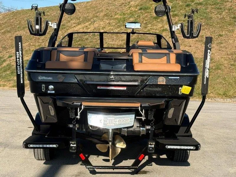 Slide: The Image of Malibu Wakesetter 23 LSV 2026 - 20