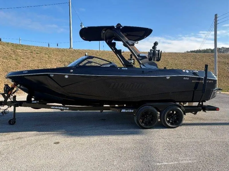 Slide: The Image of Malibu Wakesetter 23 LSV 2026 - 21